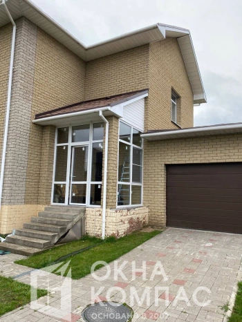 Фото объекта Установка входной двери с узкой створкой, окно